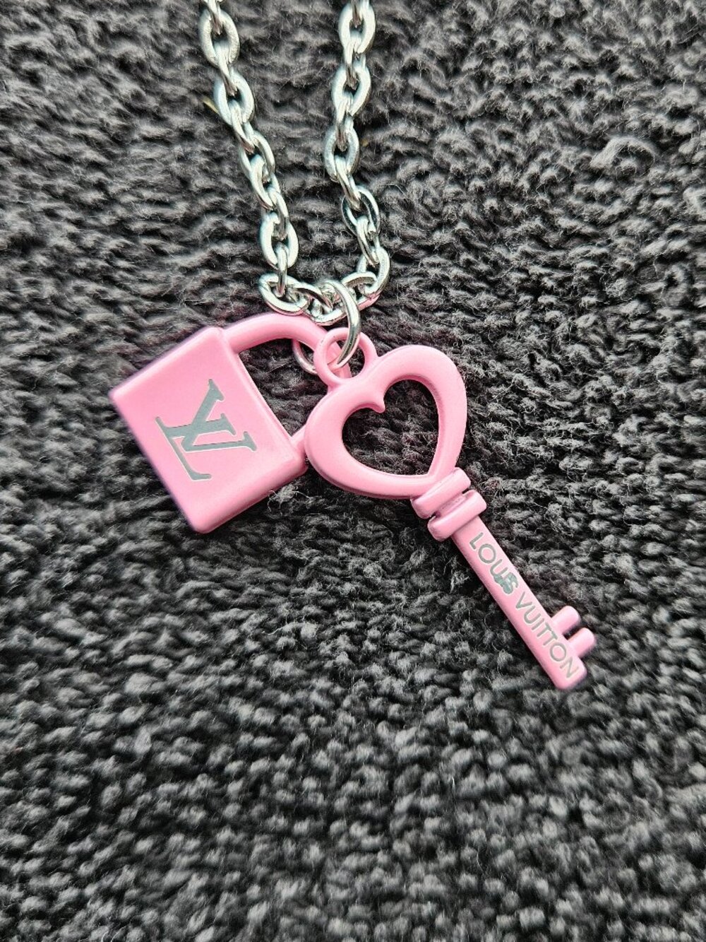 Cute Pink Lock and Key Charm - Picture 1 of 3